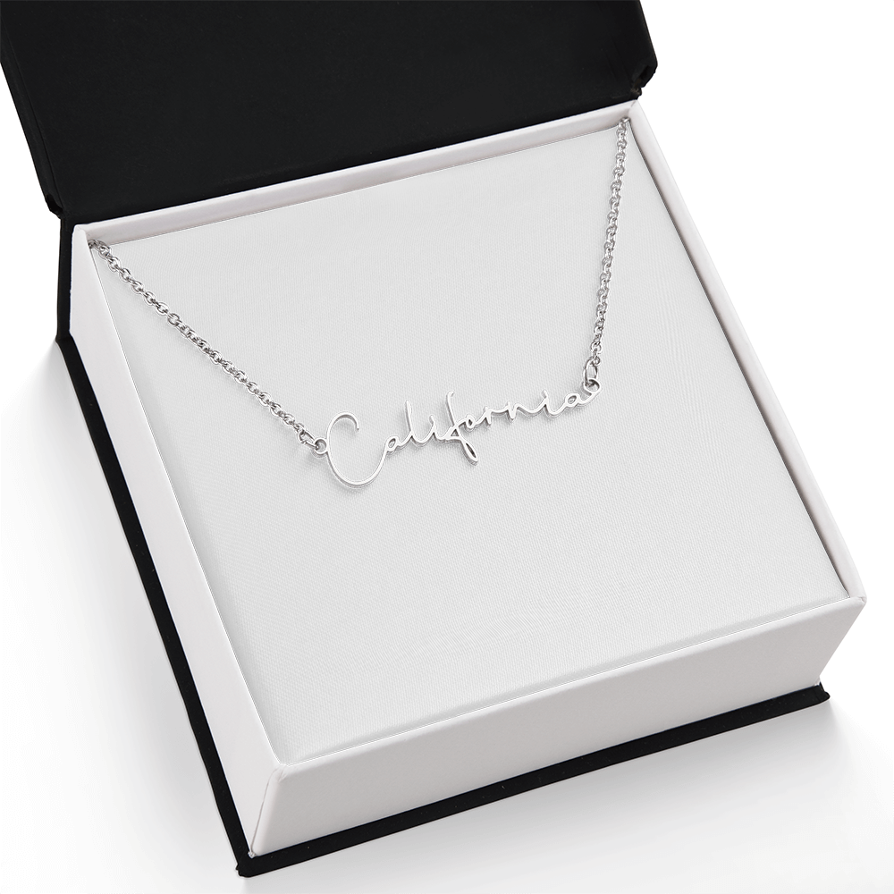 Personalized Perfection: Custom Name Necklace