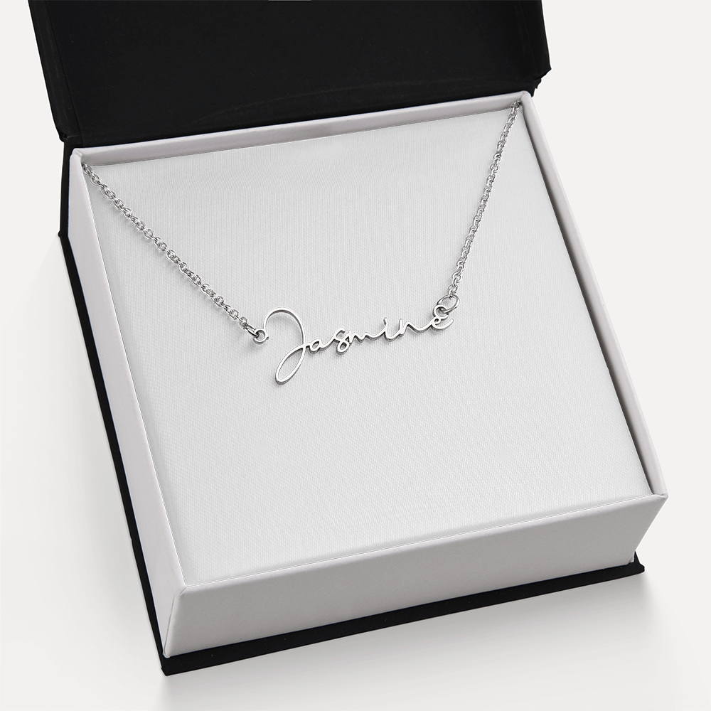 Personalized Perfection: Custom Name Necklace