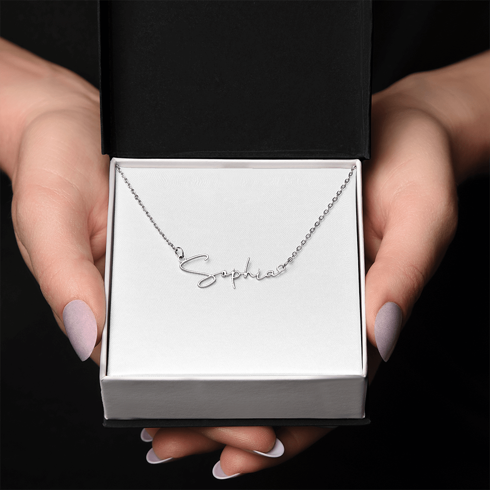 Personalized Perfection: Custom Name Necklace
